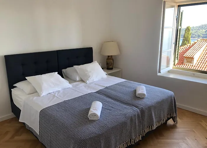 Niva 2- Stunning Sea View 2 Bedroom Apartment